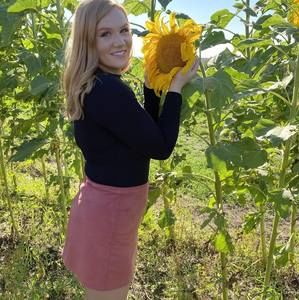 Meet your Posher, Jeanine